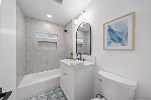 Bath - 523 8th St, Imperial Beach, CA 91932 photo 1 of 1