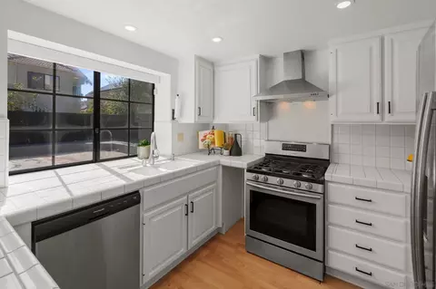 Kitchen - 8 Saint Christophers Ln, Coronado, CA 92118 photo 3 of 4
