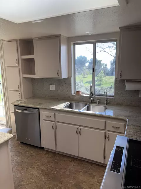 Kitchen - 6702 Rainbow Hts Rd, Rainbow, CA 92028 photo 3 of 7