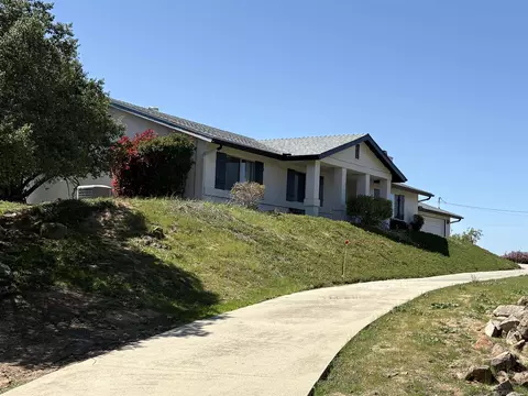Exterior - 6702 Rainbow Hts Rd, Rainbow, CA 92028 photo 3 of 14