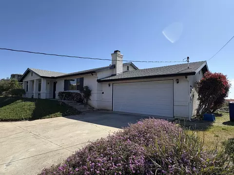 Exterior - 6702 Rainbow Hts Rd, Rainbow, CA 92028 photo 2 of 14