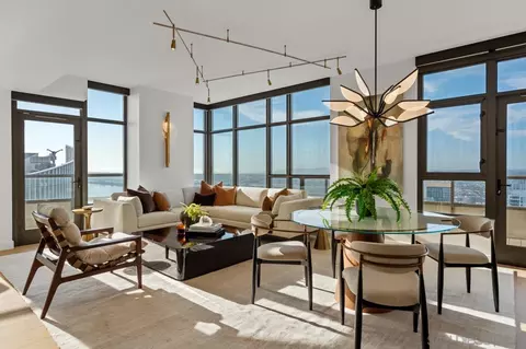 700 W E St #4302, San Diego, CA 92101