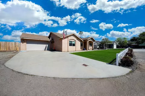 Exterior - 917 Passion Pl, Ramona, CA 92065 photo 3 of 9