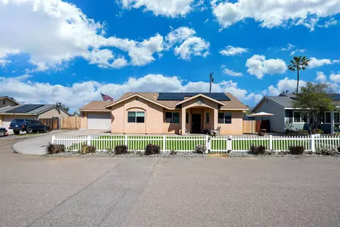Exterior - 917 Passion Pl, Ramona, CA 92065 photo 2 of 9
