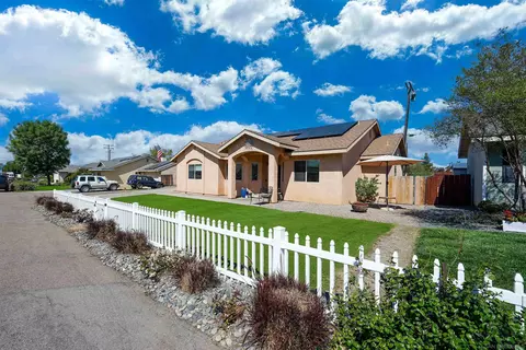 917 Passion Pl, Ramona, CA 92065