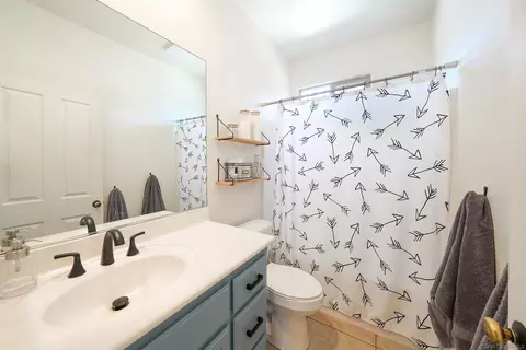 Bath - 917 Passion Pl, Ramona, CA 92065 photo 1 of 1