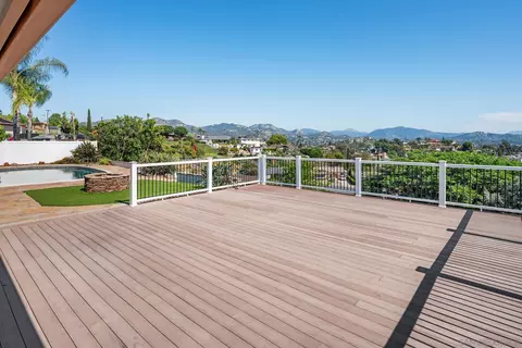 Exterior - 1672 Via Elisa, El Cajon, CA 92021 photo 11 of 14