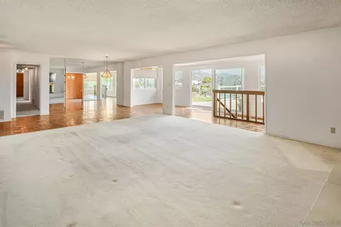 Living - 1672 Via Elisa, El Cajon, CA 92021 photo 5 of 10
