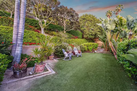 Exterior - 2427 Dresden Pl, La Jolla, CA 92037 photo 16 of 19