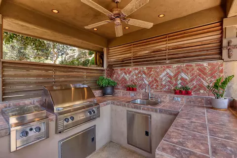 Kitchen - 2427 Dresden Pl, La Jolla, CA 92037 photo 5 of 7
