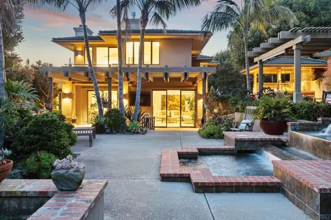 Exterior - 2427 Dresden Pl, La Jolla, CA 92037 photo 13 of 19