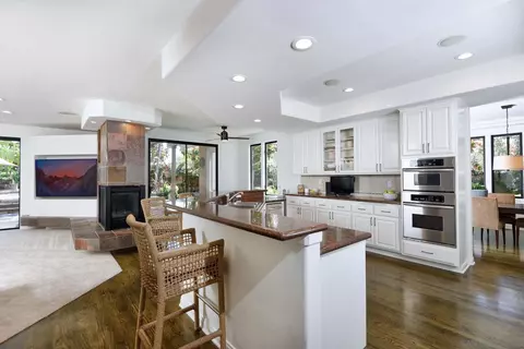 Kitchen - 2427 Dresden Pl, La Jolla, CA 92037 photo 2 of 7