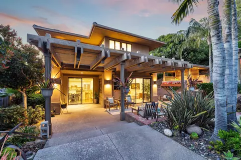 Exterior - 2427 Dresden Pl, La Jolla, CA 92037 photo 17 of 19