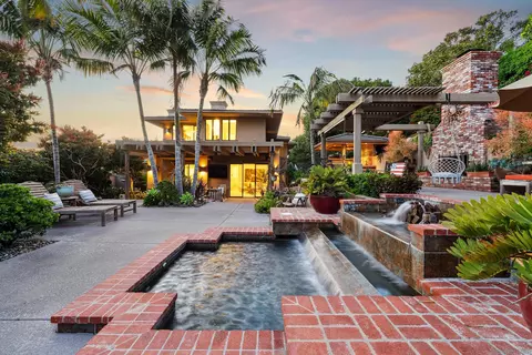 Exterior - 2427 Dresden Pl, La Jolla, CA 92037 photo 8 of 19
