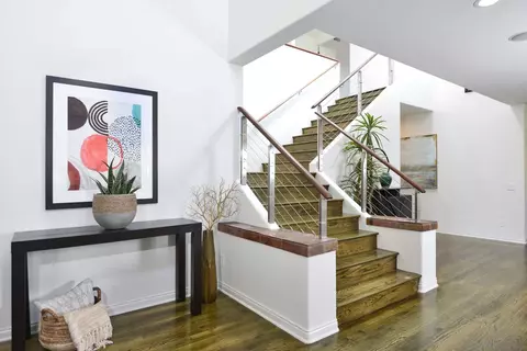 Entry Way - 2427 Dresden Pl, La Jolla, CA 92037 photo 1 of 2