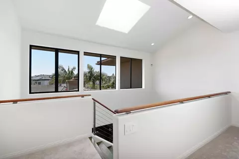 Entry Way - 2427 Dresden Pl, La Jolla, CA 92037 photo 2 of 2