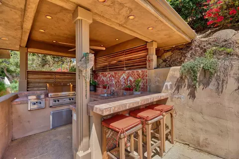 Kitchen - 2427 Dresden Pl, La Jolla, CA 92037 photo 6 of 7