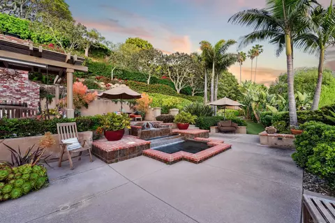 Exterior - 2427 Dresden Pl, La Jolla, CA 92037 photo 12 of 19