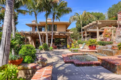 Exterior - 2427 Dresden Pl, La Jolla, CA 92037 photo 7 of 19