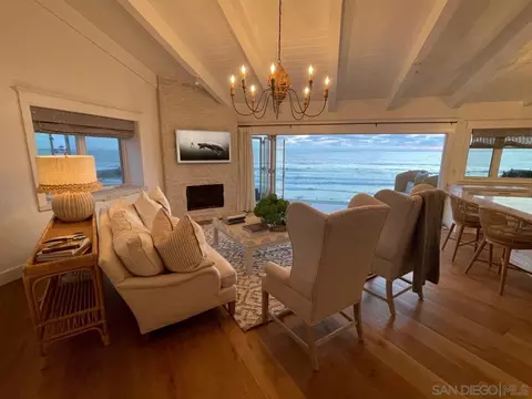Living - 666 Ocean Ln, Imperial Beach, CA 91932 photo 2 of 5