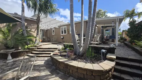 522 Gravilla Pl, La Jolla, CA 92037