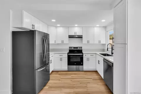 Kitchen - 4195 Tiberon Dr, Oceanside, CA 92056 photo 2 of 2