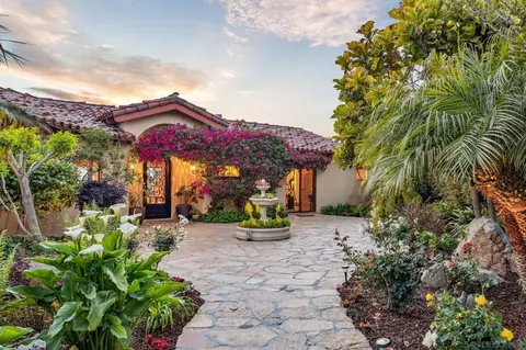 912 Newkirk Dr, La Jolla, CA 92037