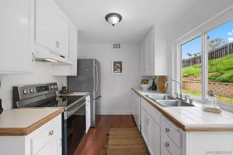 1539 Kent Ave, Escondido, CA 92027 photo 8