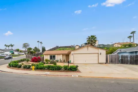 1539 Kent Ave, Escondido, CA 92027 photo 2