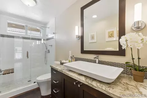 Bath - 7351 Juncus Ct, San Diego, CA 92129 photo 5 of 5