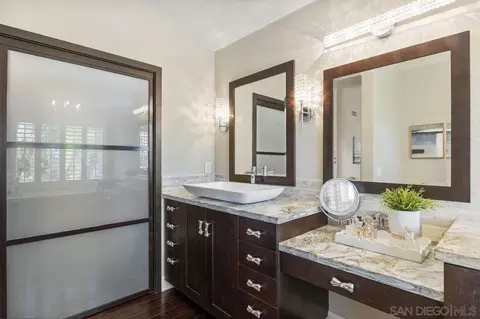 Bath - 7351 Juncus Ct, San Diego, CA 92129 photo 4 of 5