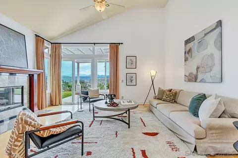 Living - 2002 Chardon Ln, El Cajon, CA 92019 photo 8 of 10