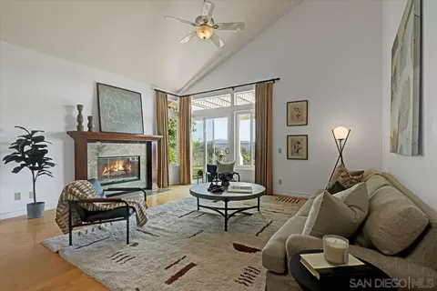 Living - 2002 Chardon Ln, El Cajon, CA 92019 photo 6 of 10