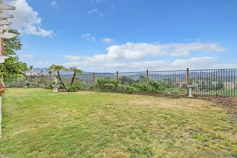 Exterior - 2002 Chardon Ln, El Cajon, CA 92019 photo 5 of 21