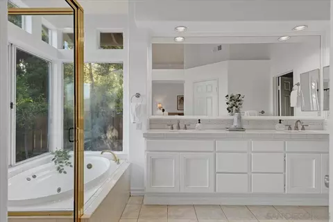 Bath - 2002 Chardon Ln, El Cajon, CA 92019 photo 7 of 9