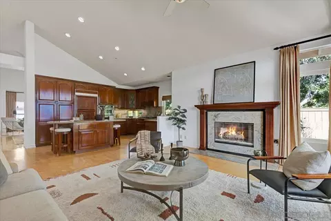 Living - 2002 Chardon Ln, El Cajon, CA 92019 photo 5 of 10
