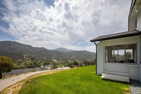 3153 Pine Ln, Spring Valley, CA 91978 photo 9