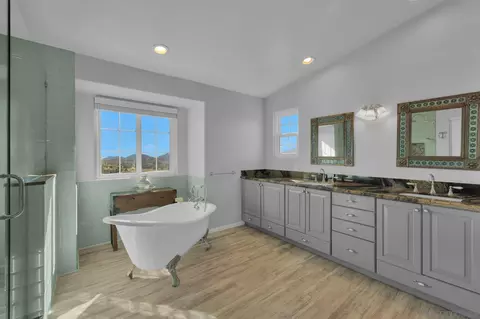 Bath - 35140 Stirrup Rd, Temecula, CA 92592 photo 2 of 5