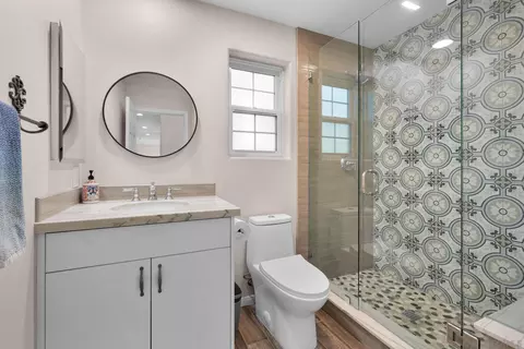 Bath - 35140 Stirrup Rd, Temecula, CA 92592 photo 1 of 5