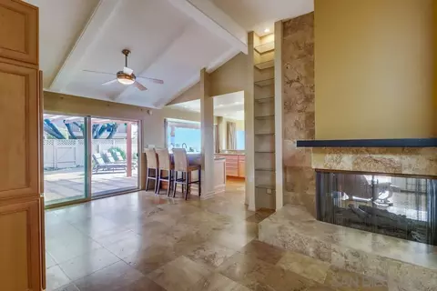 Living - 2077 Caminito Capa, La Jolla, CA 92037 photo 7 of 8