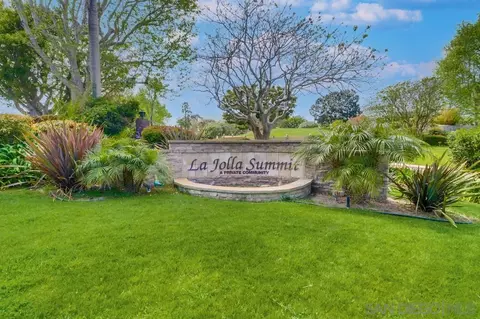 View/Area - 2077 Caminito Capa, La Jolla, CA 92037 photo 6 of 8