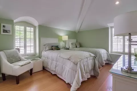 Bedroom - 2077 Caminito Capa, La Jolla, CA 92037 photo 4 of 9