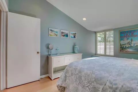 Bedroom - 2077 Caminito Capa, La Jolla, CA 92037 photo 8 of 9
