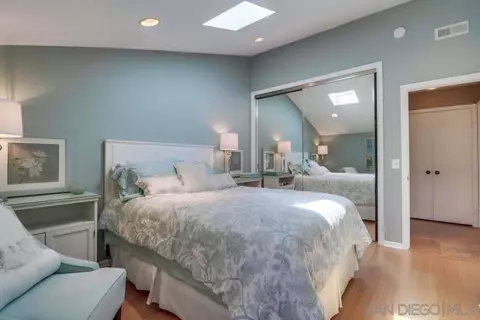 Bedroom - 2077 Caminito Capa, La Jolla, CA 92037 photo 7 of 9