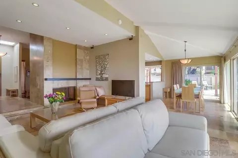 Living - 2077 Caminito Capa, La Jolla, CA 92037 photo 2 of 8