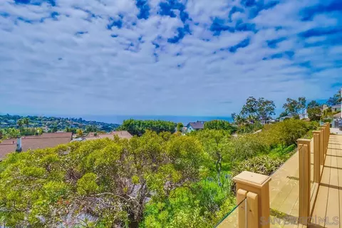 View/Area - 2077 Caminito Capa, La Jolla, CA 92037 photo 2 of 8