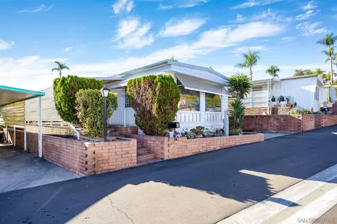 245 W Bobier Dr #SPC 44, Vista, CA 92083