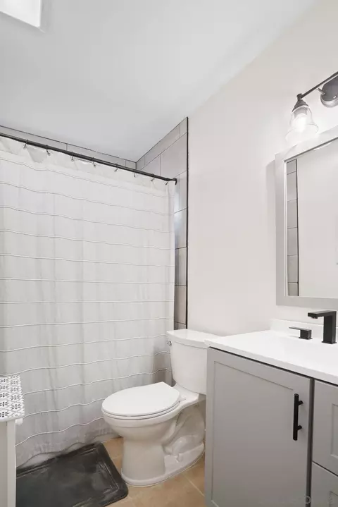 Bath - 129 Francesca, Oceanside, CA 92057 photo 2 of 2