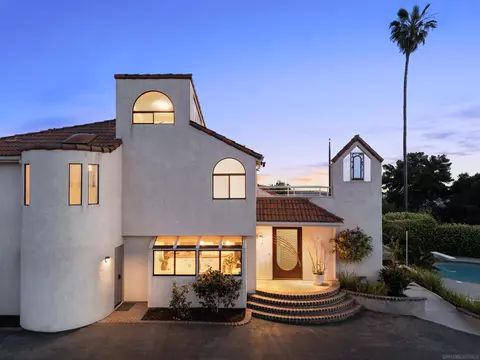 Exterior - 1050 Solana Dr, Del Mar, CA 92014 photo 5 of 19