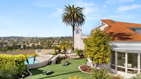 Exterior - 1050 Solana Dr, Del Mar, CA 92014 photo 8 of 19